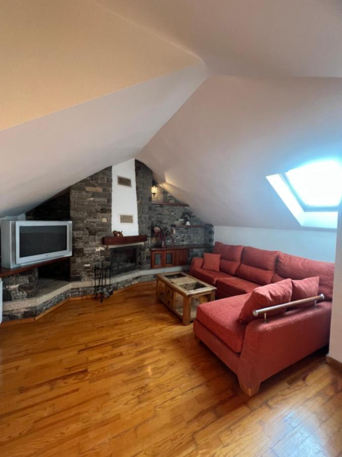 Precioso Duplex En Puigcerda Con Plaza De Parking Puigcerdà Exterior foto